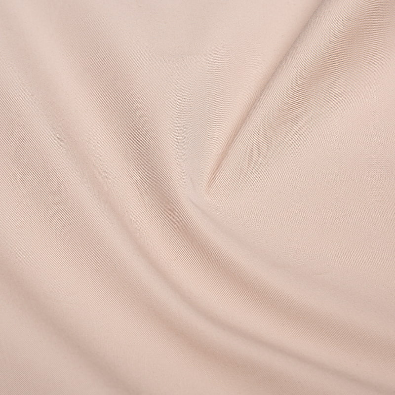 كيف تصففين فستانًا: دليل خطوة بخطوة مع نصائح للقماش المنسوج